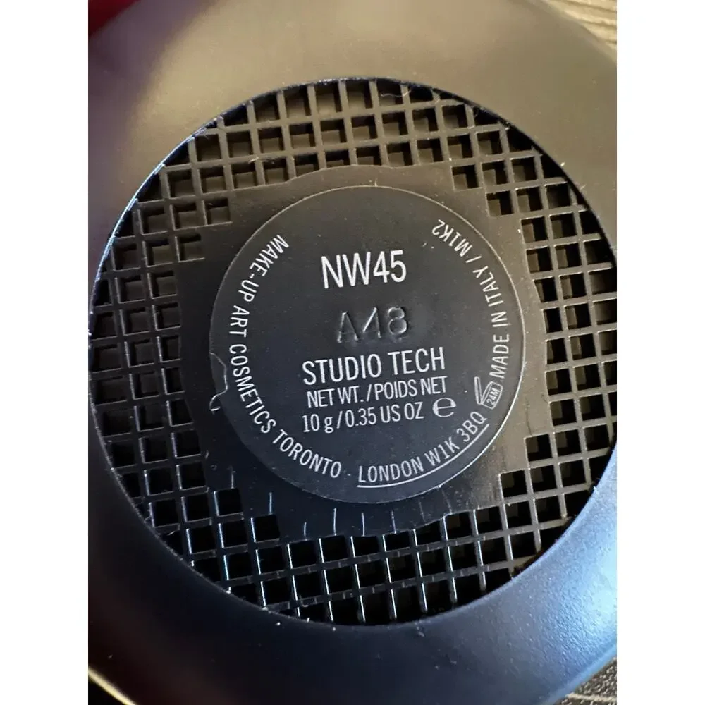 MAC Studio Tech Foundation NW45 - Discontinued